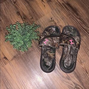 under armour slides